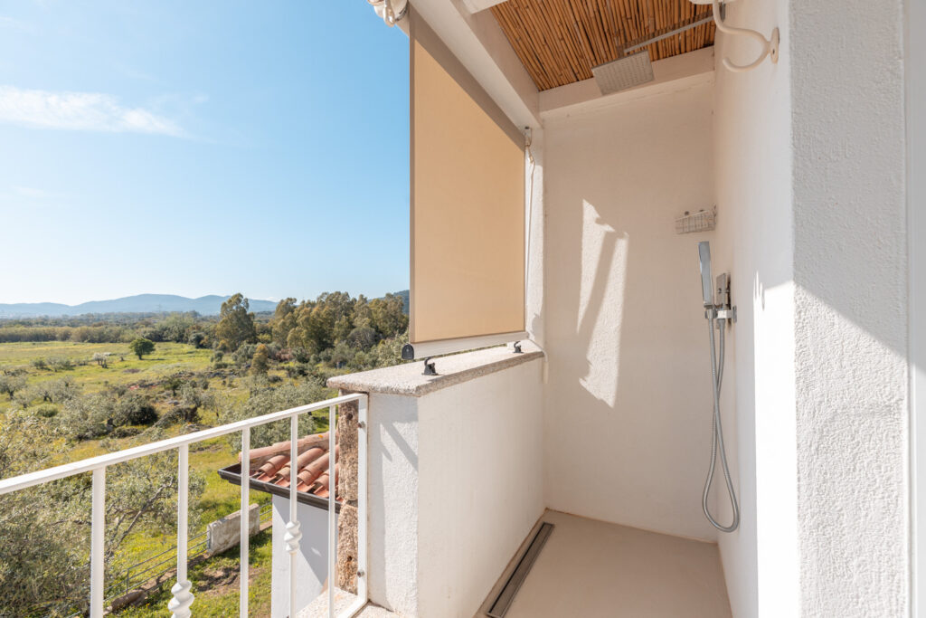 Outside shower